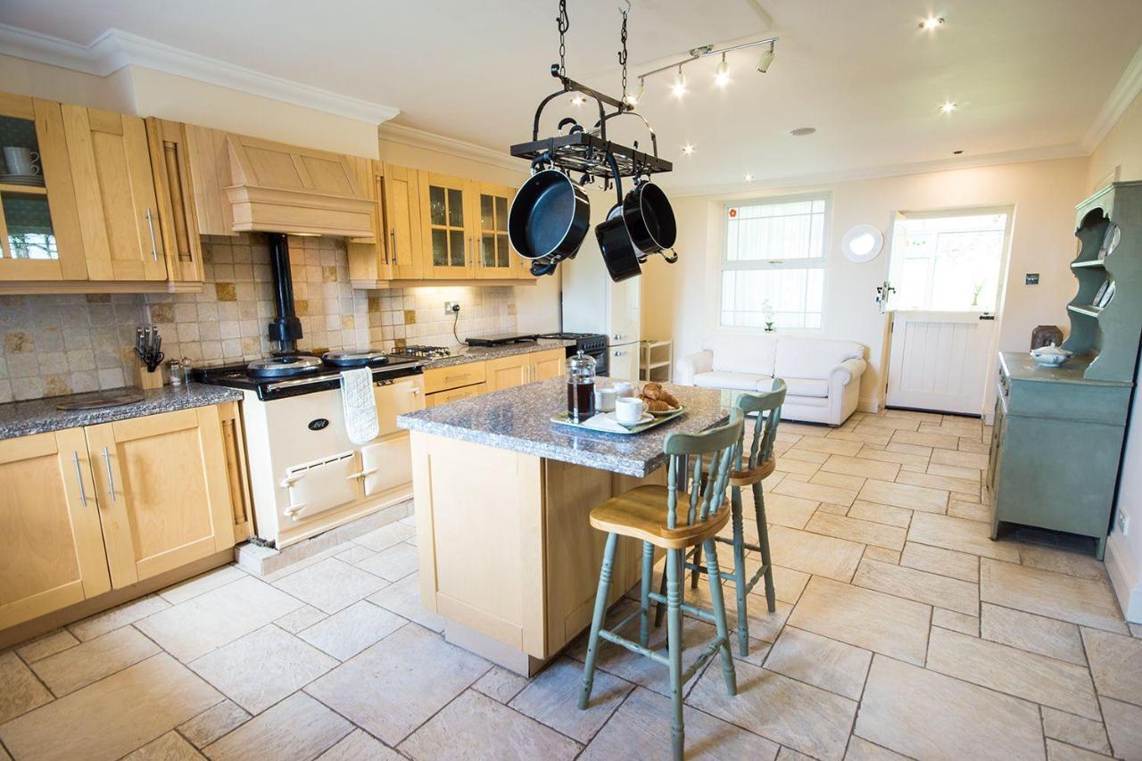 Exclusive Use Moor Grange Farm 13 Bedrooms 巴克斯顿 外观 照片